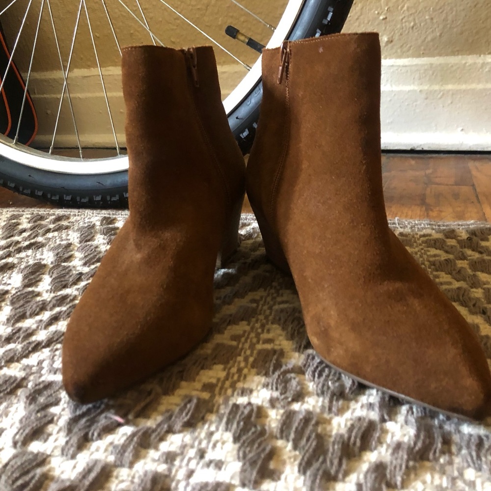 Kensie brand new size 9 heeled boots!